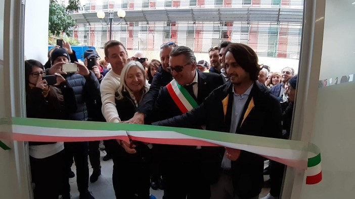 Varazze, inaugurato il nuovo mercato civico ortofrutticolo (FOTO E VIDEO)