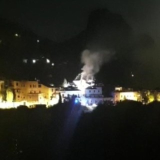 Calice, incendio appartamento in via Vecchia: una donna lievemente ustionata