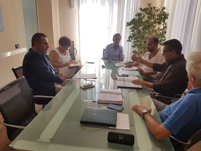 Albenga: prosegue il cammino per la realizzazione di un soggetto municipalizzato per le manutenzioni cittadine e per offrire una possibilità di lavoro ai cittadini in difficoltà Albenga: prosegue il cammino per la realizzazione di un soggetto municipalizzato per le manutenzioni cittadine e per offrire una possibilità di lavoro ai cittadini in difficoltà