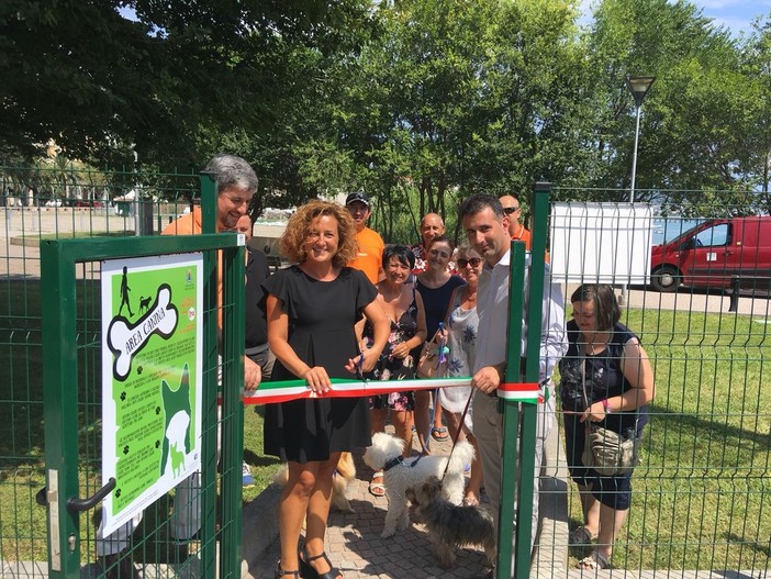 Vado, inaugurata l'innovativa area canina a forma di osso (FOTO e VIDEO)