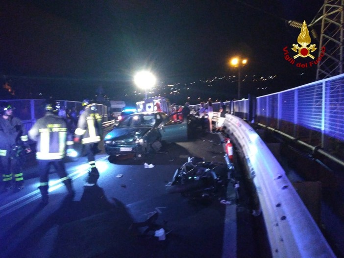 Finale, scontro tra auto e moto: due persone in codice rosso al Santa Corona