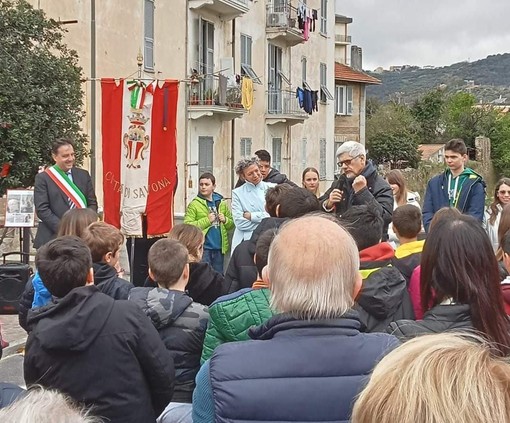 Savona, a Legino vicino alle scuole Mignone inaugurato Largo Franco Murialdo Savona, a Legino vicino alle scuole Mignone inaugurato Largo Franco Murialdo