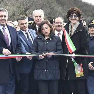Scontro Toti/De Micheli sulle infrastrutture: "Snobba i più importanti progetti del Ponente Ligure" Scontro Toti/De Micheli sulle infrastrutture: "Snobba i più importanti progetti del Ponente Ligure"