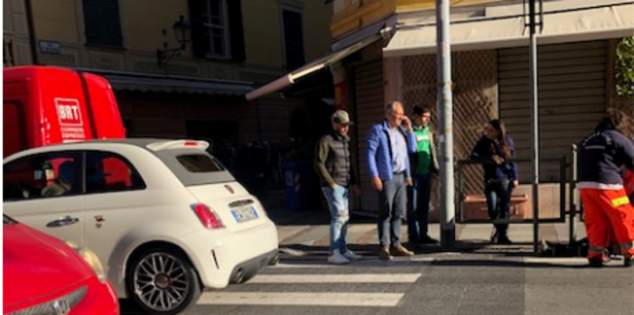 Taxi investe donna sulle strisce a Loano: trasporto al Santa Corona Taxi investe donna sulle strisce a Loano: trasporto al Santa Corona