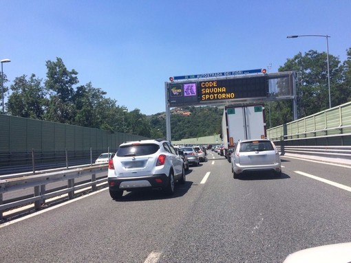 Disagi sulla A10 per traffico intenso