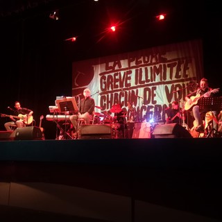 Emozioni a Pietra Ligure: la band il ClanDestino fa rivivere il mito di De Andrè (FOTO)