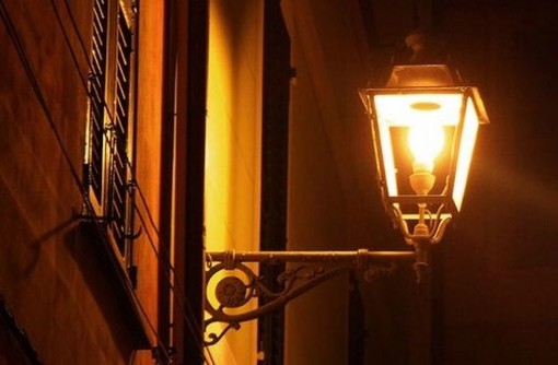 Nuova illuminazione a basso consumo in via Torino ad Albenga