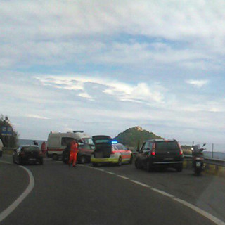 Moto contro autobus tra Albenga e Alassio (FOTO e VIDEO)