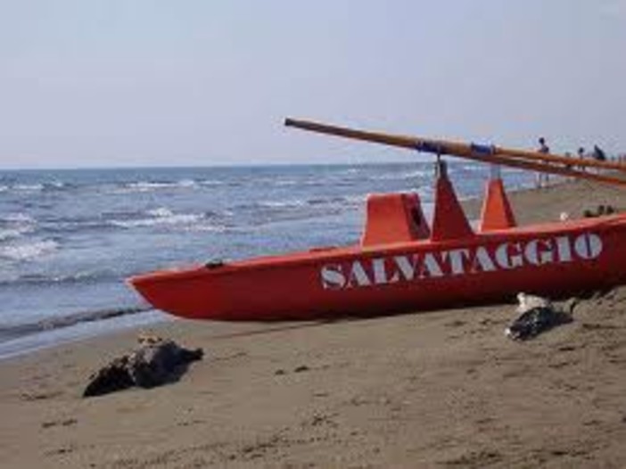 A Celle la manifestazione "Papa' ti salvo io" organizzata dalla Societa' Nazionale Salvamento A Celle la manifestazione "Papa' ti salvo io" organizzata dalla Societa' Nazionale Salvamento