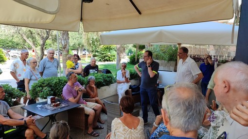 Varigotti, amministrazione al lavoro su ordine, decoro e lavori pubblici: il punto con cittadini ed esercenti Varigotti, amministrazione al lavoro su ordine, decoro e lavori pubblici: il punto con cittadini ed esercenti