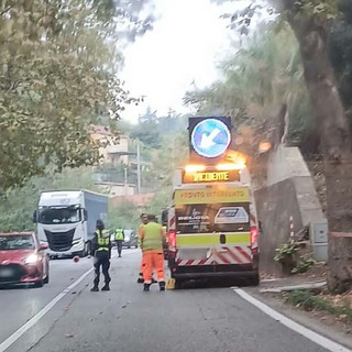 Scontro tra auto e scooter sulla Sp 29, due feriti: uno in codice rosso