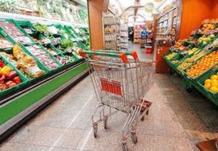 Nuovo anno: raffica di rincari sul "carrello della spesa", preoccupanti i dati Istat