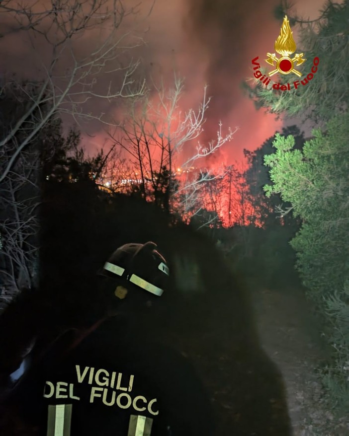 Incendi di Capodanno a Savona e Urbe: intervento dei vigili del fuoco e della protezione civile (FOTO)