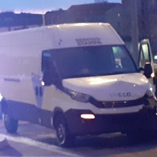Savona, scontro tra scooter e furgone in corso Ricci: un codice giallo al San Paolo