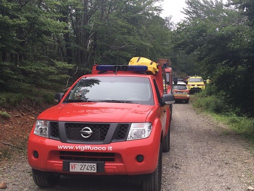 Piper si schianta a Naso di Gatto: muore il pilota (FOTO e VIDEO)