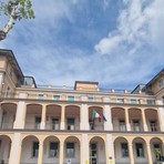 Loano, da una chat l'invito alla protesta davanti al Falcone: il preside mette in guardia dai rischi, allertate le forze dell'ordine Loano, da una chat l'invito alla protesta davanti al Falcone: il preside mette in guardia dai rischi, allertate le forze dell'ordine