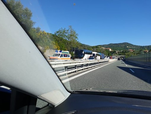 Incidente sulla A10 tra Albisola e Savona: disagi alla viabilità (FOTO)