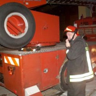 Noli: fiamme nella mansarda,due alloggi evacuati