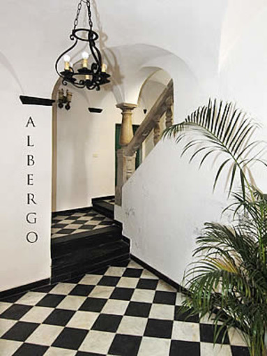 Noli: alberghi a una stella presto trasformati in Rta Noli: alberghi a una stella presto trasformati in Rta