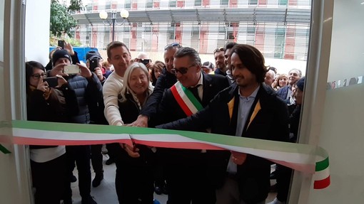 Varazze, inaugurato il nuovo mercato civico ortofrutticolo (FOTO E VIDEO)