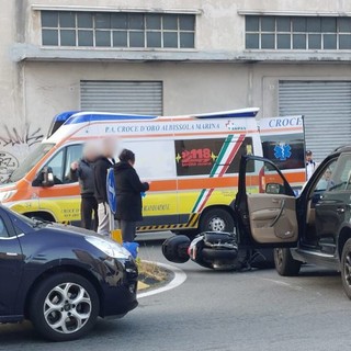 Scontro auto-moto a Savona: una donna ferita Scontro auto-moto a Savona: una donna ferita