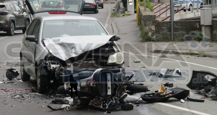 Scontro frontale auto-moto a Savona: grave il centauro Scontro frontale auto-moto a Savona: grave il centauro