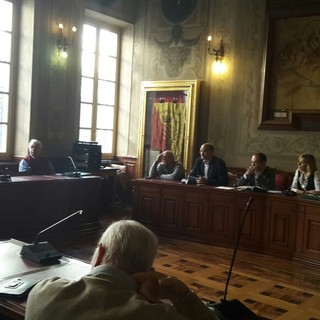 La Riviera delle Palme rischia di diventare quella dei corbezzoli: Comuni savonesi uniti contro il punteruolo rosso