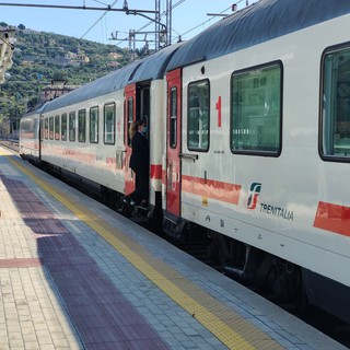 Liguria, potenziati i collegamenti ferroviari: il treno da Milano e Genova prolunga la corsa fino a Ventimiglia