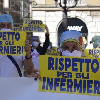 Nursing Up in piazza: "Riconoscimento sociale e indennità infettivi per gli infermieri" (FOTO e VIDEO)