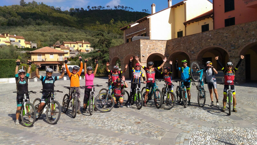 Garlenda accoglie i partecipanti al progetto “da Sestriere ad Alassio in bicicletta”