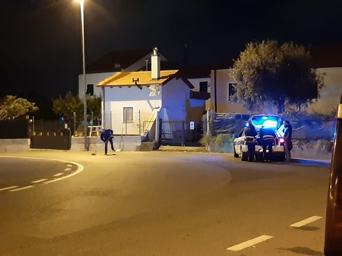 Savona, auto sbatte contro un muretto in zona Nostra Signora del Monte: soccorsi mobilitati (FOTO)