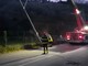 Quiliano, auto sbanda e finisce contro un palo della luce: intervento dei vigili del fuoco (FOTO)