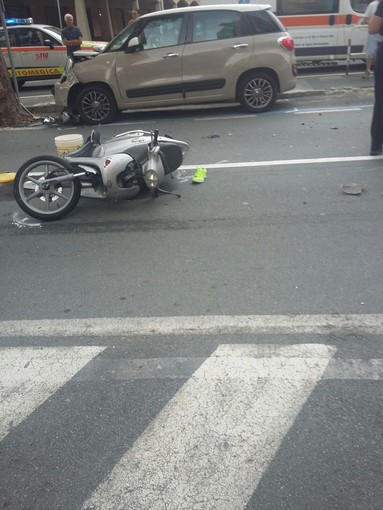 Albisola Superiore: auto contro motorino, grave una ragazzina