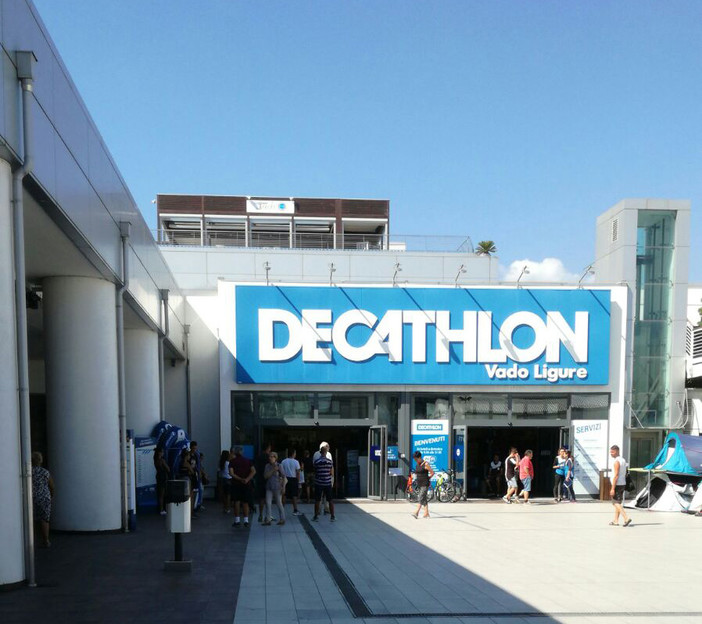 Vado Ligure: evacuato Decathlon per un guasto all'antifurto