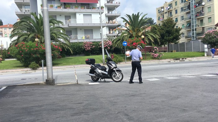 Savona, incidente in via Nizza: due feriti