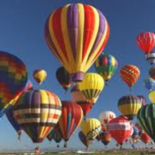 A Casella primo raduno di mongolfiere, in occasione dei 150 anni dell'unita' d'Italia