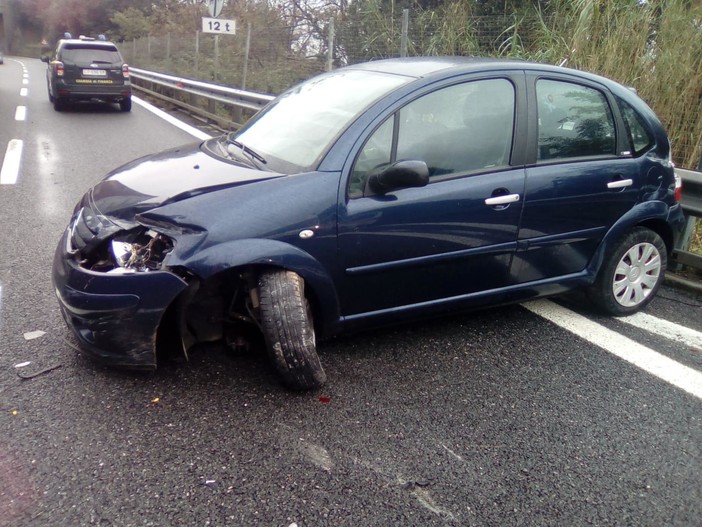 Ancora un incidente sull'A10, nuovamente tra Celle Ligure e Varazze: una persona in codice giallo Ancora un incidente sull'A10, nuovamente tra Celle Ligure e Varazze: una persona in codice giallo