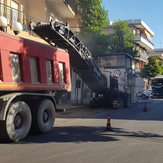 Albenga, al via le asfaltature sul territorio comunale (FOTO)