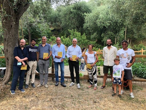 Albisola, inaugurato l'orto sociale in via Nifosse. Assessore Sprio: "Un'opportunità molto importante per la cittadinanza"