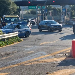 Tamponamento in A10 tra Celle e Albisola: 6 mezzi coinvolti, un ferito in codice giallo al San Paolo. 7 km di coda da Varazze