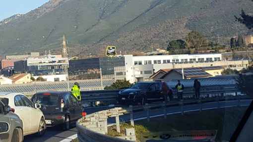 Incidente sulla A10 al casello di Albenga. Code e rallentamenti sul tratto