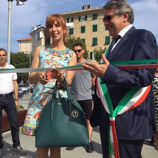 Varazze, inaugurato il 'Sottopasso Città delle donne', gli artisti si uniscono per una mostra d’arte permanente (FOTO e VIDEO)