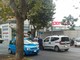 Prende l'incrocio ad alta velocità e scontra un'altra auto: incidente in corso Ricci a Savona