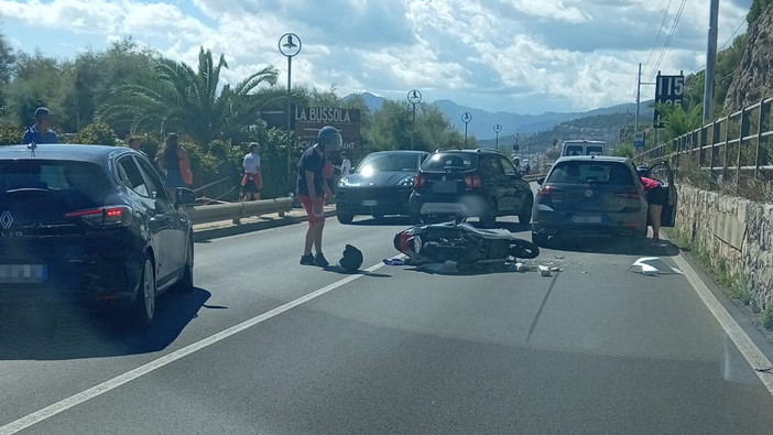 Borgio Verezzi, scontro tra un'auto e una moto sull'Aurelia: un ragazzo in codice giallo al Santa Corona Borgio Verezzi, scontro tra un'auto e una moto sull'Aurelia: un ragazzo in codice giallo al Santa Corona