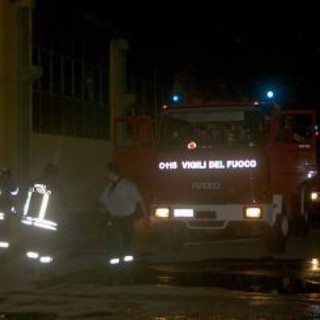 Savona: raid incendiario, bruciate dieci auto
