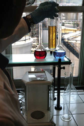 Spento in breve tempo il principio di incendio alla Infineum di Vado Ligure: minimi i danni