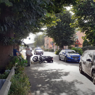 Carcare, moto contro auto sulla provinciale di Vispa: mobilitati sanitari e Forze dell'Ordine