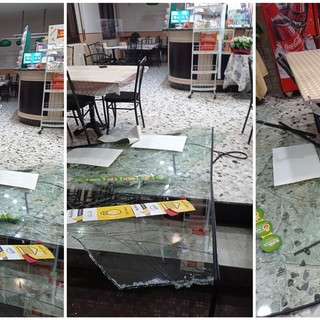 Loano, spaccata notturna al bar Nelson: fondo cassa rubato e danni ingenti all'attività (FOTO)