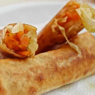 Addio focaccia "mon amour", benvenuti involtini primavera: boom di ristoratori stranieri in Provincia