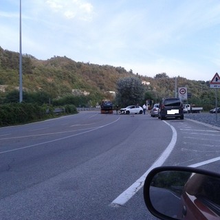 Altare, scontro tra due auto: un ferito al San Paolo di Savona (FOTO)